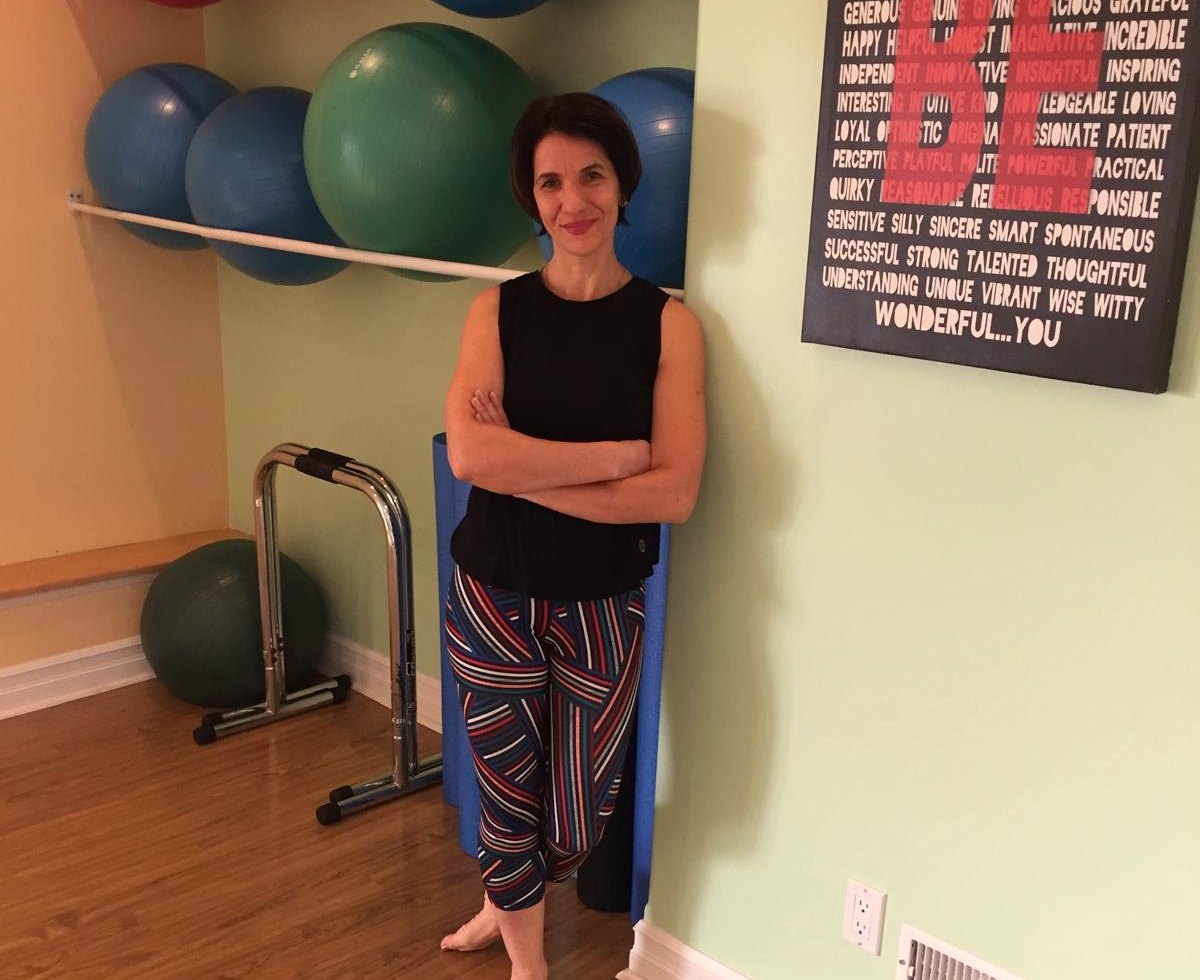 Elena Tonietto coaching Pilates and strength at her North Bay studio
